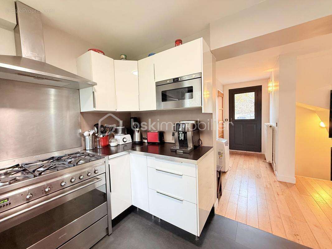 Maison à LE PERREUX-SUR-MARNE