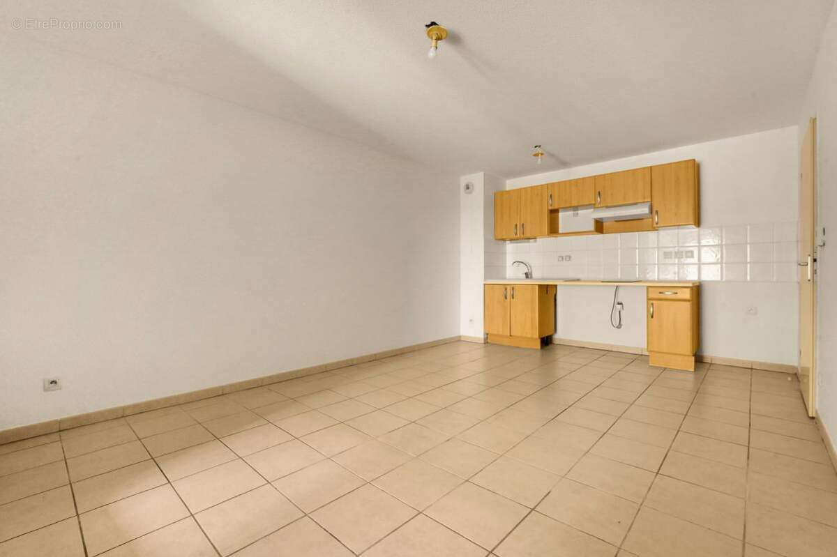 Coup de Cœur : T2 Rez-de-Jardin - Terrasse Immense de 44 m² - photo 2