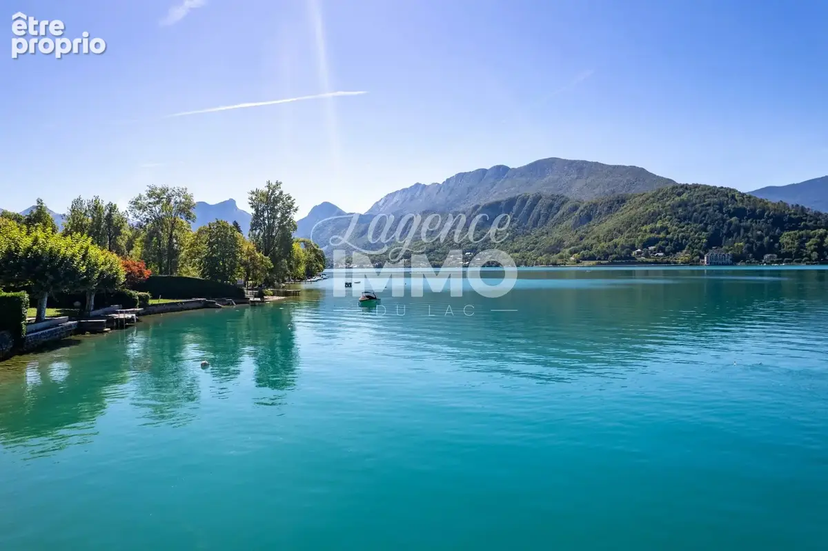 Maison pieds dans l'eau à Talloires - photo 9