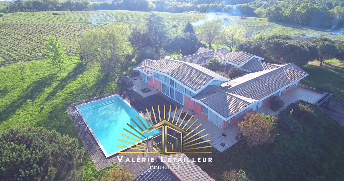 Maison à BEYCHAC-ET-CAILLAU