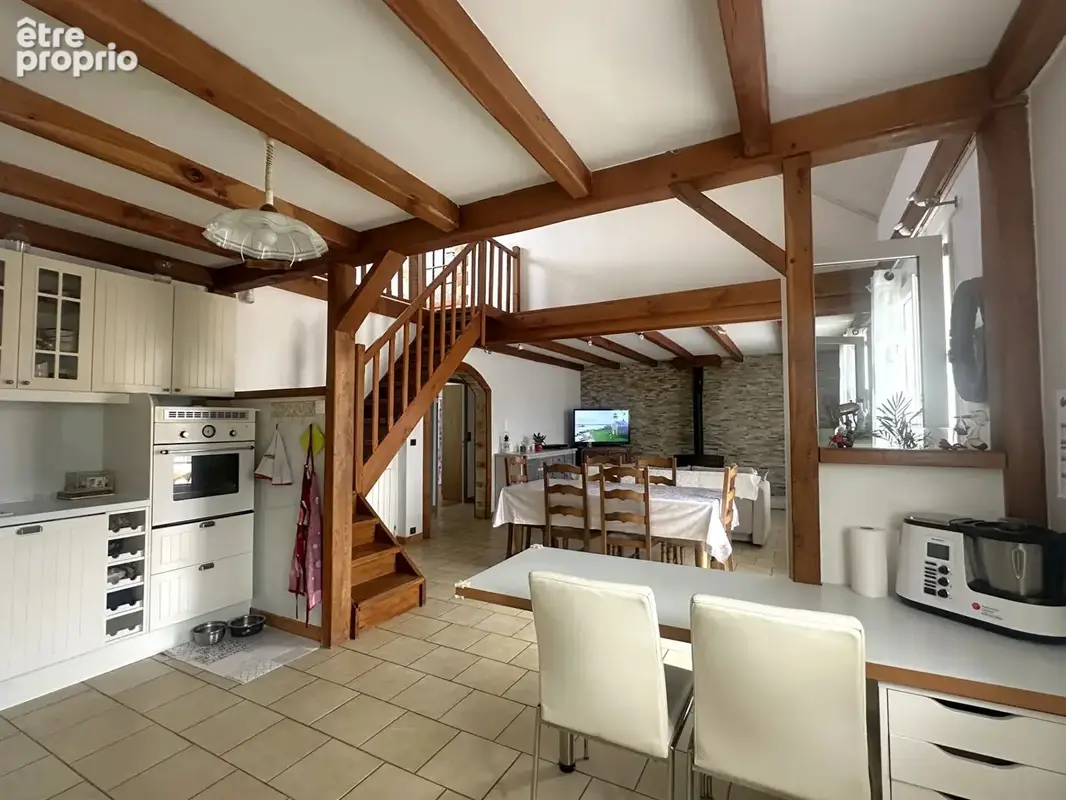 Maison familiale de 7 pièces, 4 chambres sur 1390 m² de jardin - photo 4