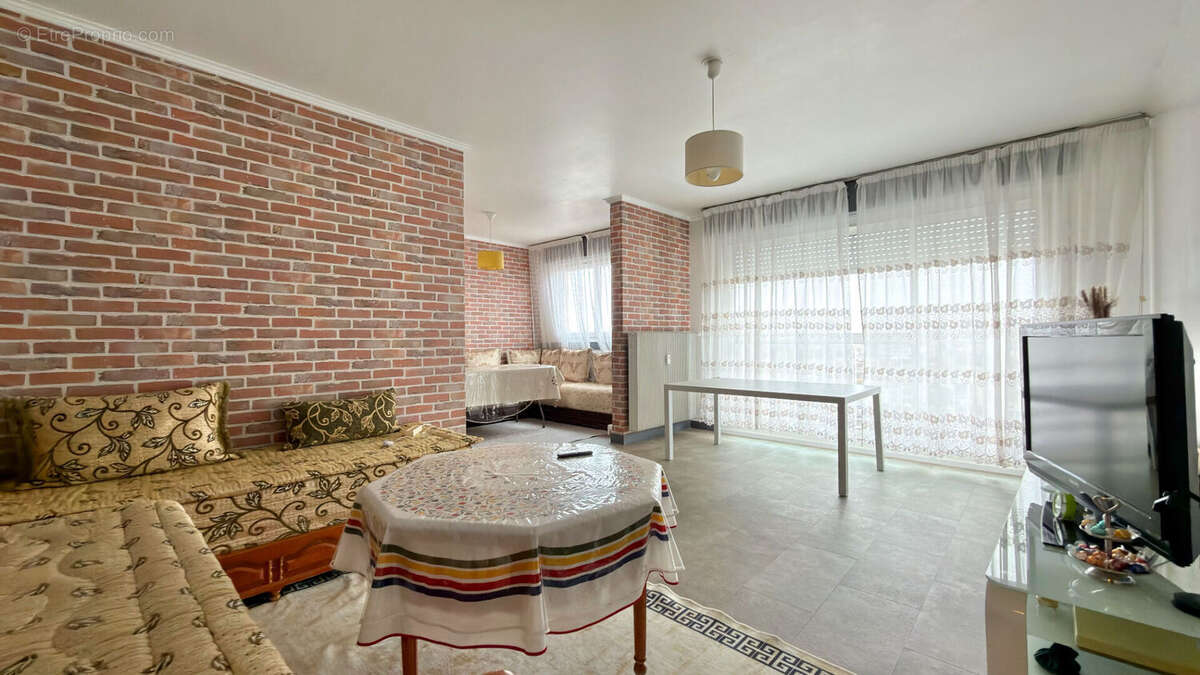 Appartement à CORBEIL-ESSONNES