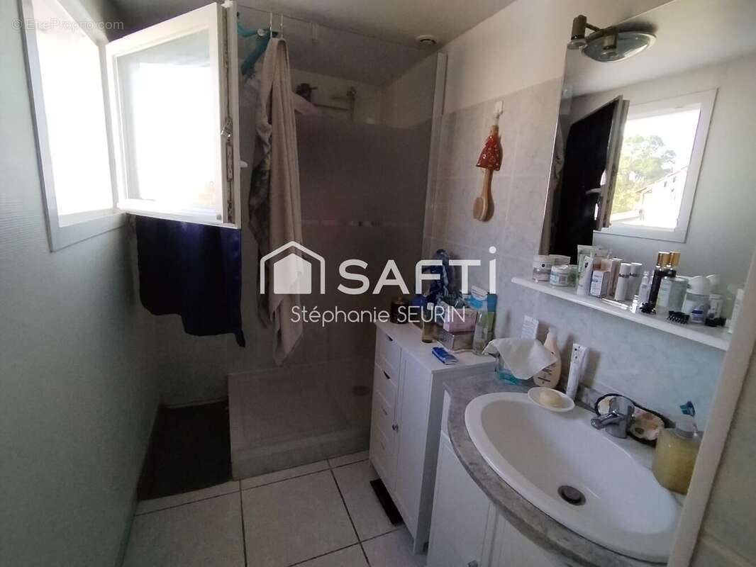 Maison 155 m² à Montlieu-La-Garde  - photo 5