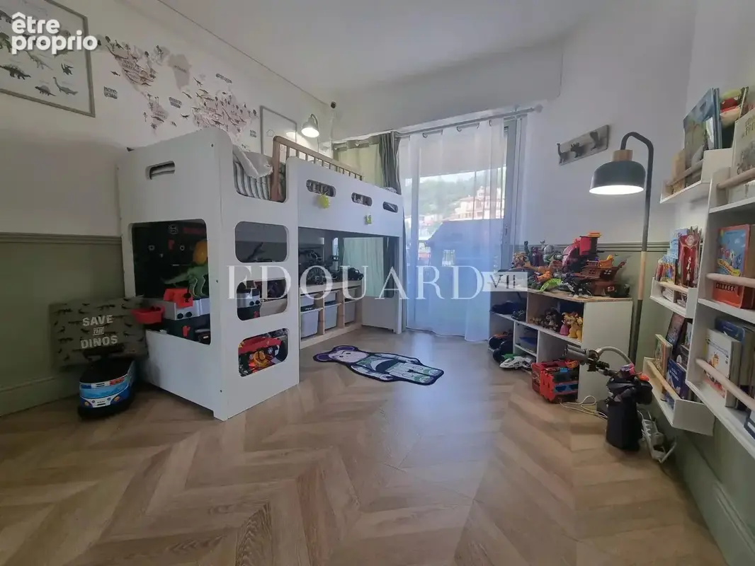 En exclusivité splendide quatre pièces traversant, entièrement rénové avec terrasse et garage - photo 12