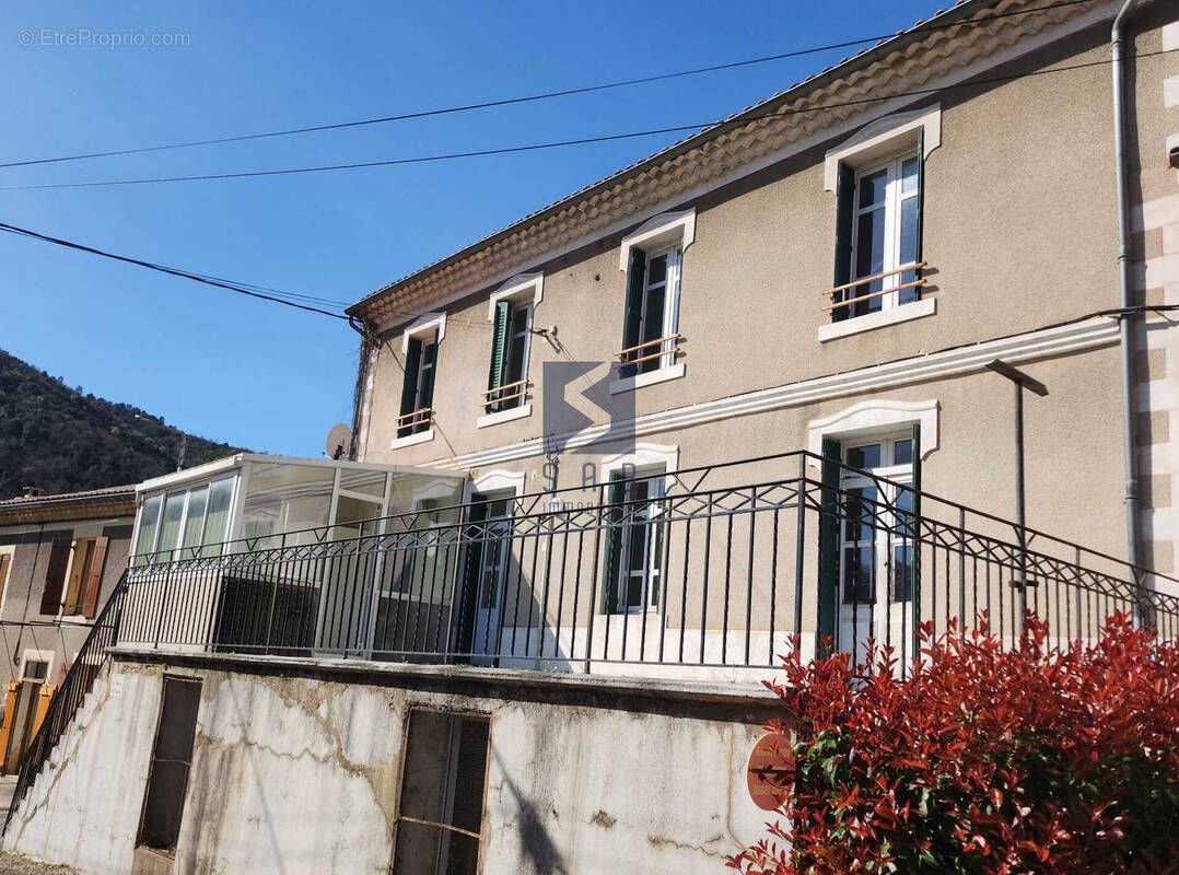 Maison à SAINT-LAURENT-DU-PAPE