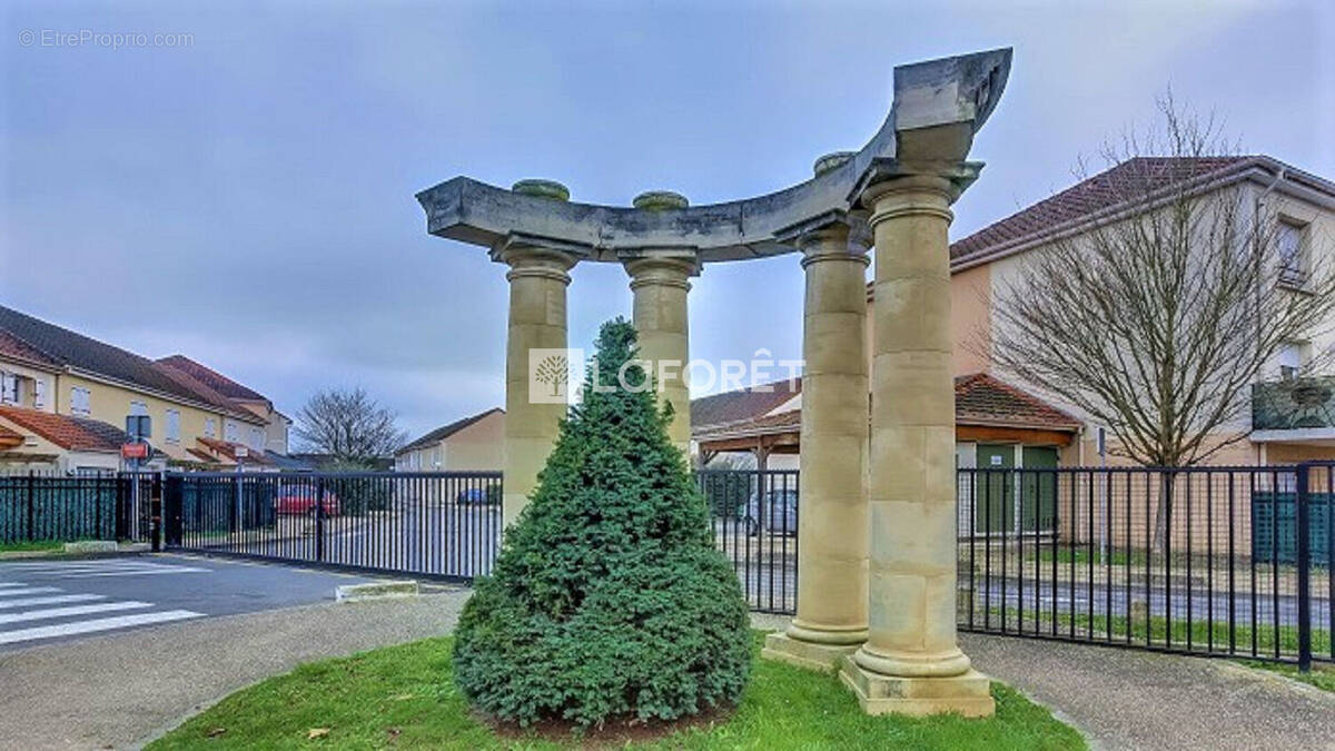 Appartement à vendre à Roissy En Brie 3 pièce(s) 58.17 m2 - photo 1
