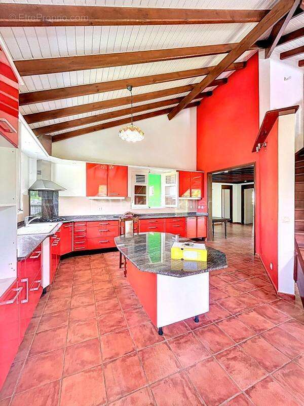 Maison à PETIT-BOURG