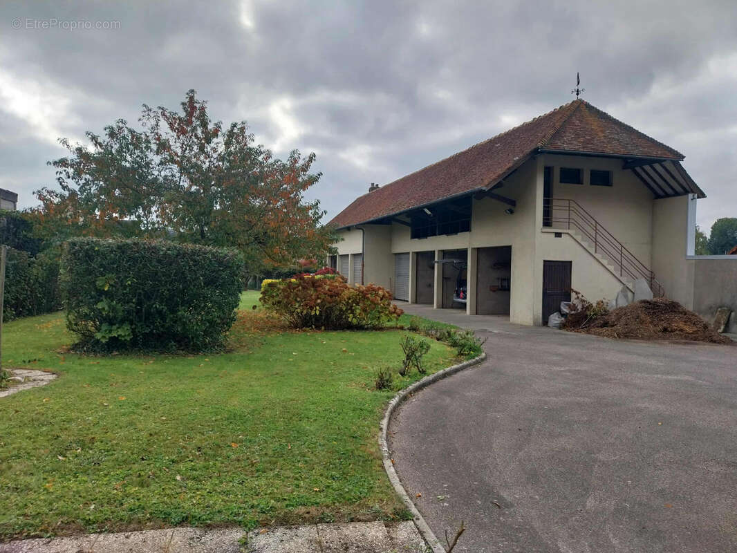 Maison à NEUFCHATEL-EN-BRAY