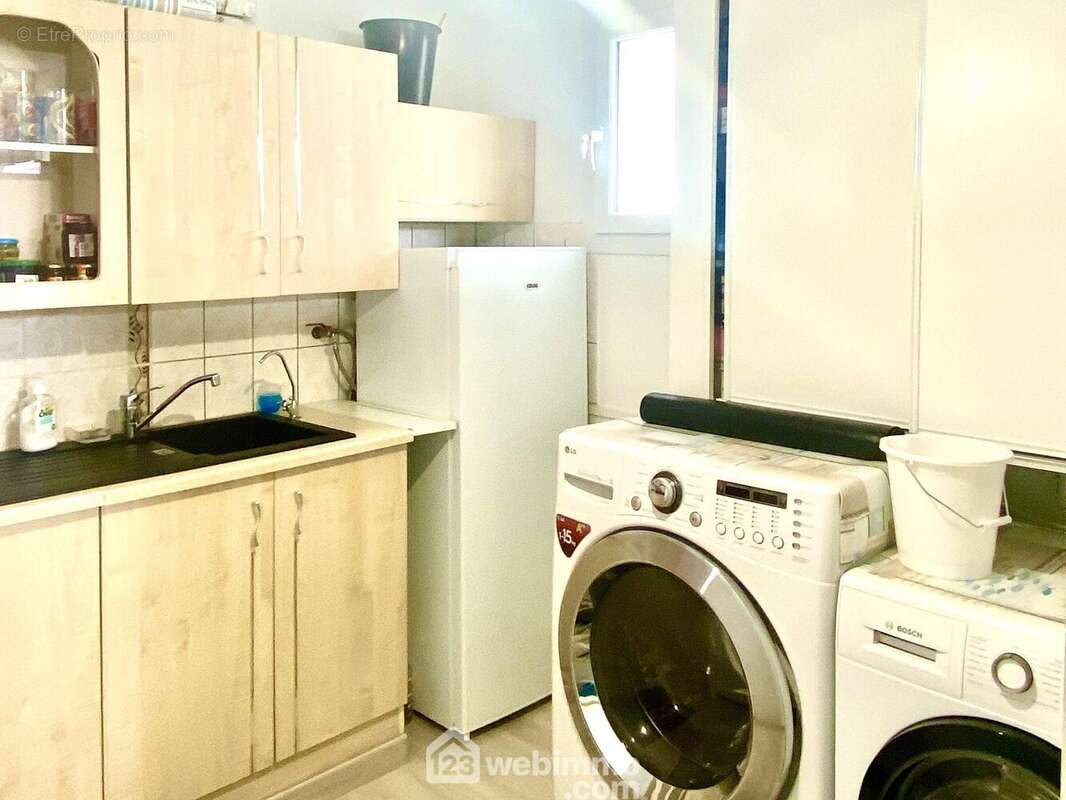 Arrière-cuisine ou cuisine d?été fonctionnelle - Maison à LES SABLES-D&#039;OLONNE