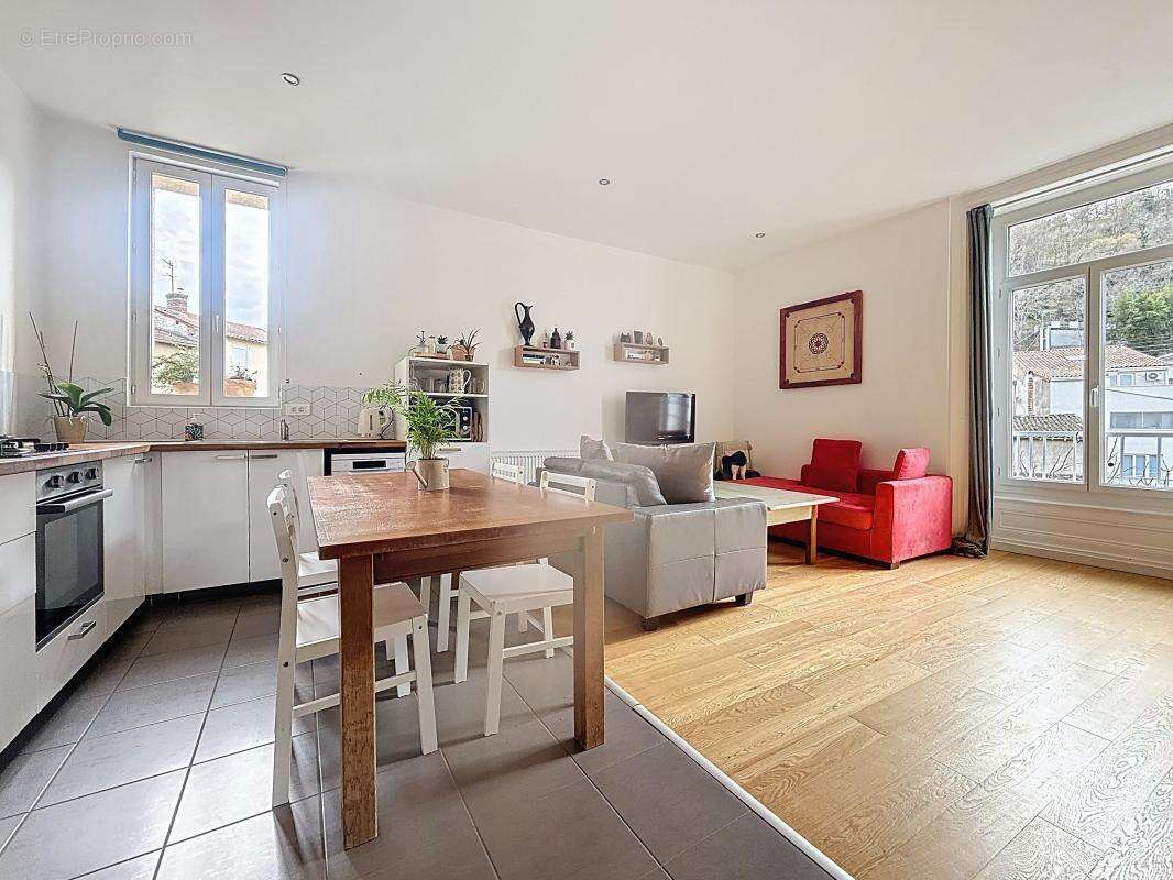 Appartement - Duplex - 3 Chambres - Garage - Place de parking - Proche commodités - photo 5