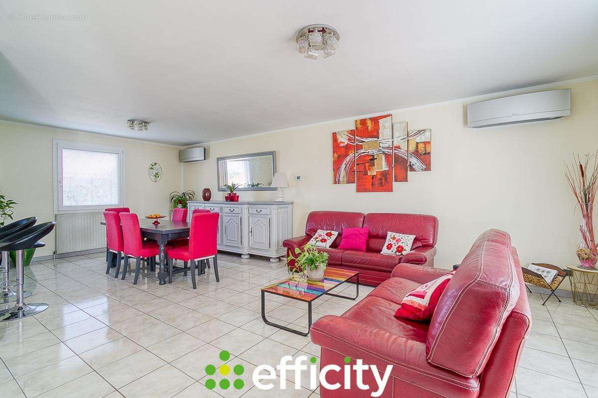 Maison à VAULX-EN-VELIN