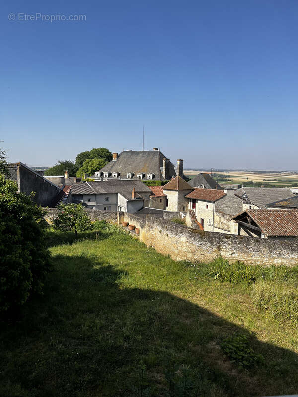 Maison à MIREBEAU