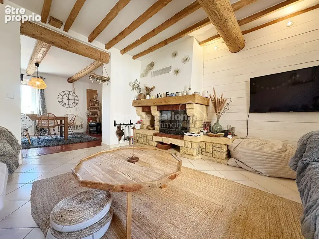 Maison de ville - 161 m²  - Coeur du village d'Eyguières - photo 2