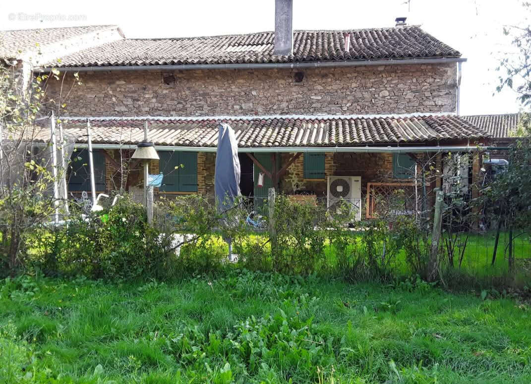 Maison à BLANZAC