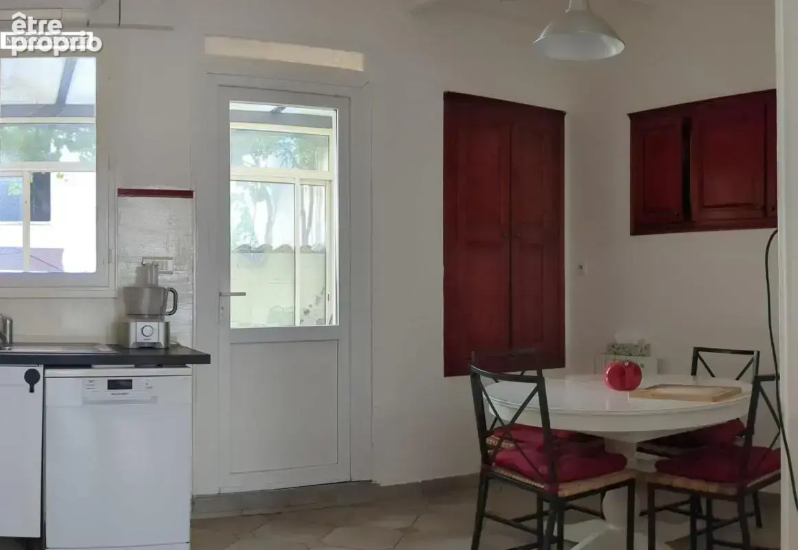 Ensemble immobilier/ 1 maison,1 dépendance,1 appartement en ville - photo 6
