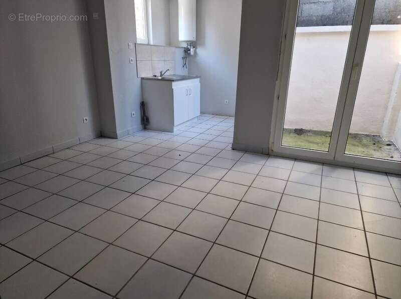 Appartement à CONTREXEVILLE
