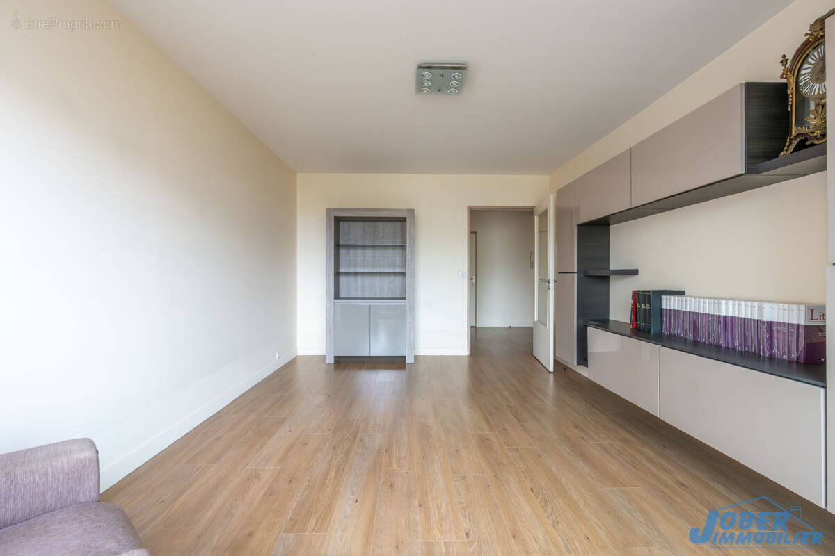 Appartement à NOGENT-SUR-MARNE