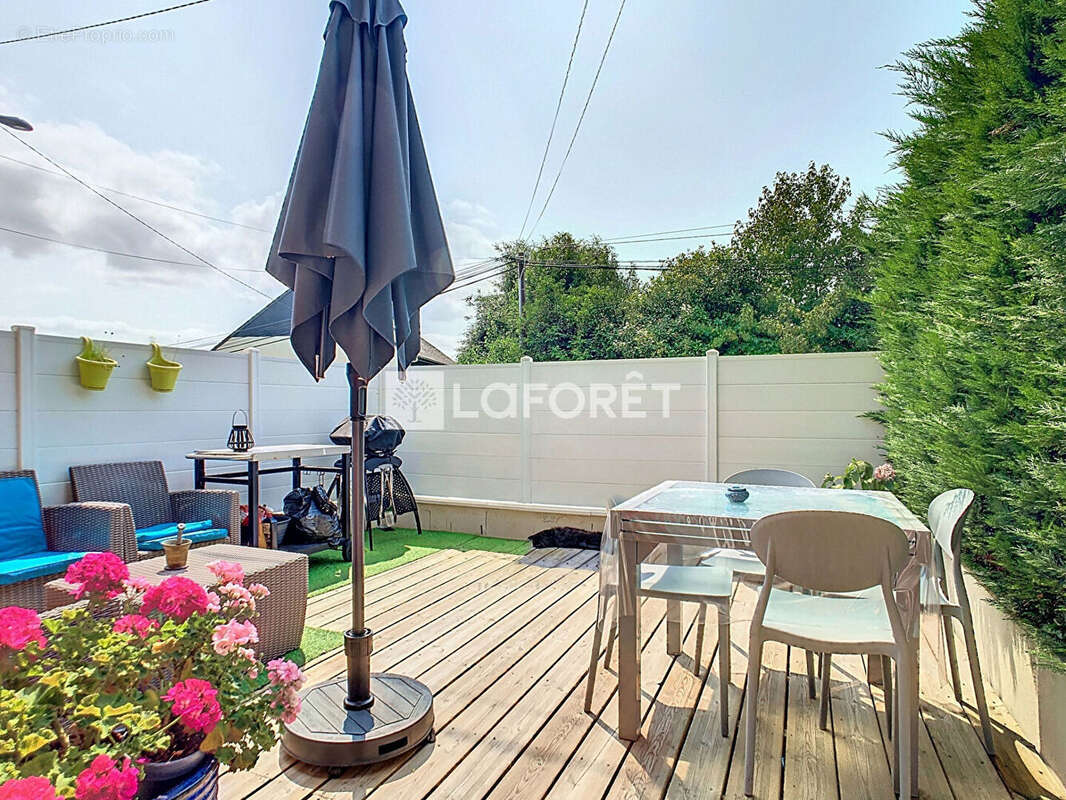 BAULON - Coup de coeur pour ce loft lumineux de plain-pied 123 m² avec terrasse plein sud - photo 2