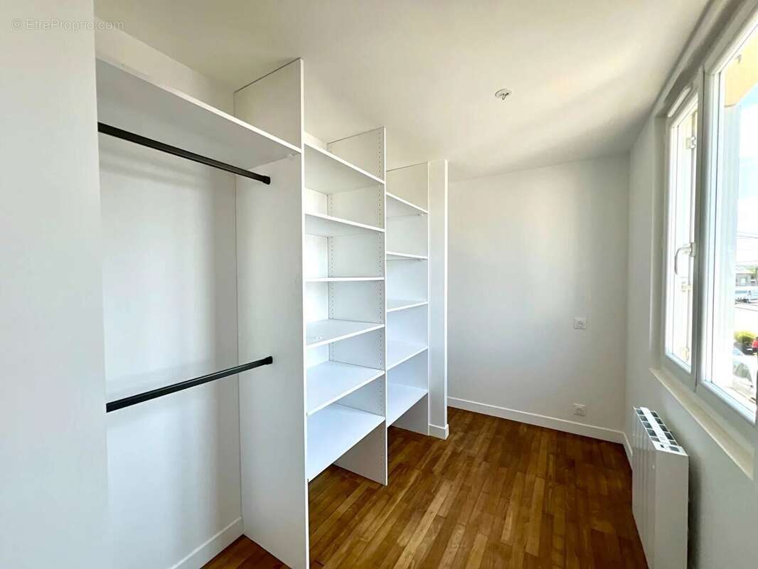 En plein coeur de Cesson, une maison de charme entièrement rénovée - photo 5