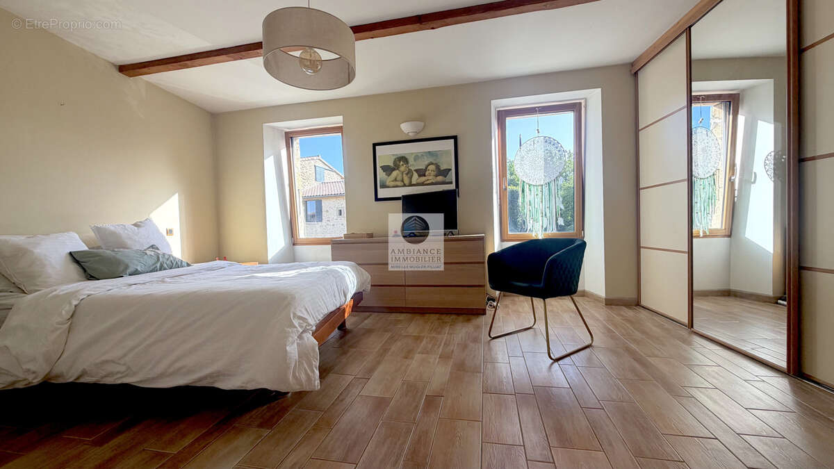 Maison à ETOILE-SUR-RHONE