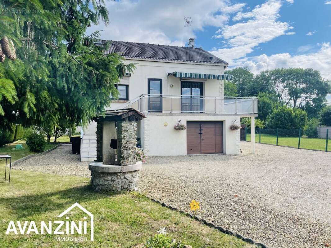 Maison à CRECY-LA-CHAPELLE