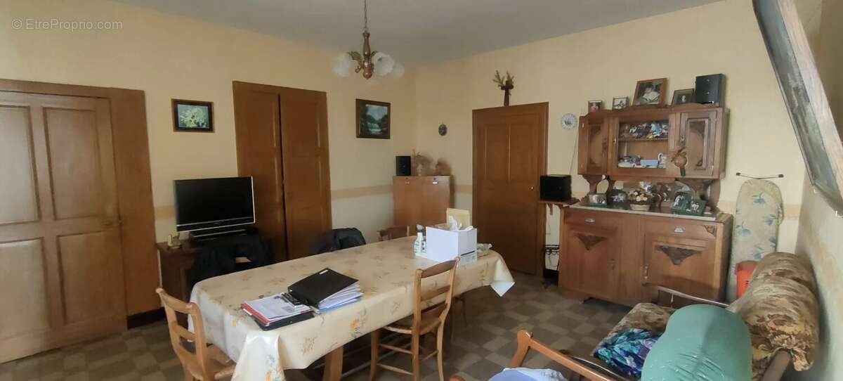 Maison à SAINT-BONNET-DE-JOUX