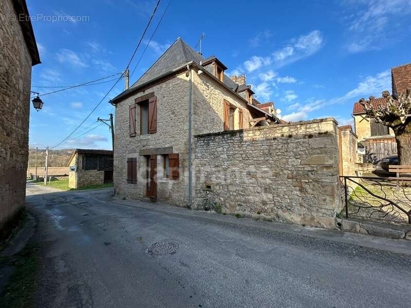 Maison à CHERVEIX-CUBAS