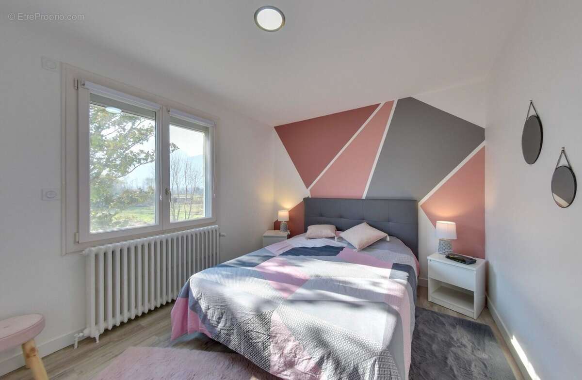 Maison 227 m² à Fontanil-Cornillon  - photo 4