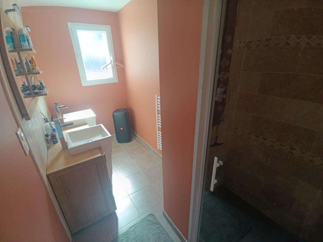 Maison à COULANS-SUR-GEE