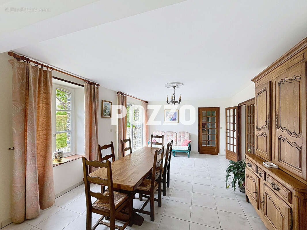 Maison à SAINT-PIERRE-DE-SEMILLY