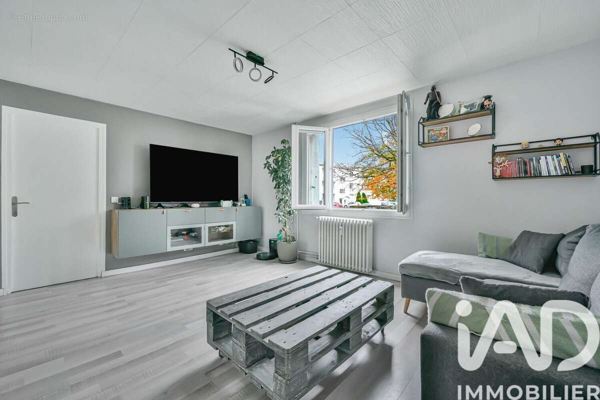 Photo 2 - Appartement à LA CELLE-SAINT-CLOUD