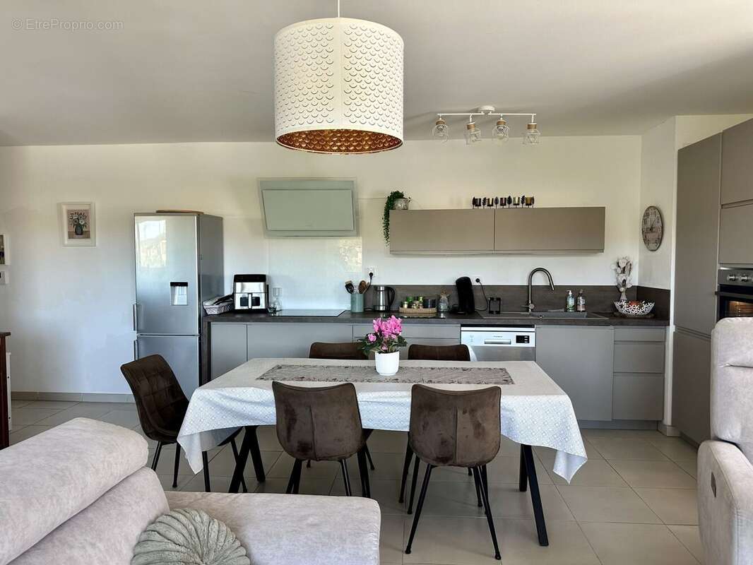 Appartement à SAINT-CYR-SUR-MER