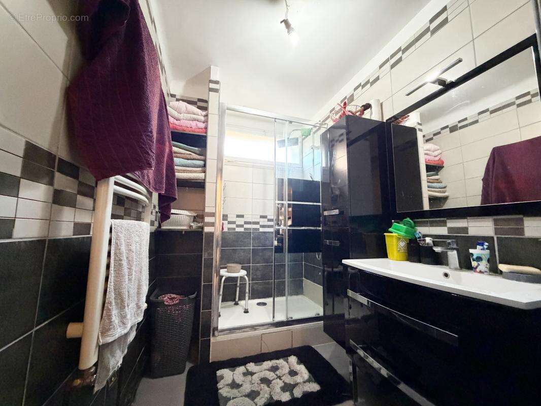 Appartement à MARSEILLE-11E