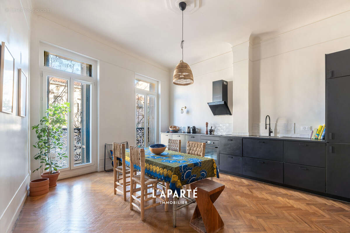 Appartement à MARSEILLE-6E