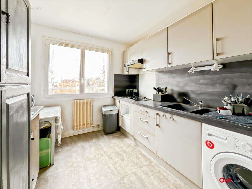  SPÉCIAL INVESTISSEUR : Appartement T4 de 83 m² à Beaugency – Rendement Immédiat (Locataire en place très fiable) - photo 4