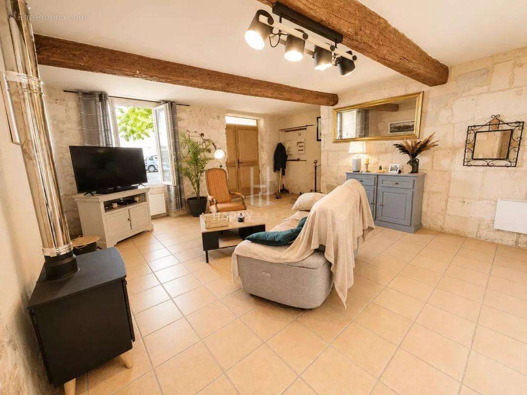 Maison à MOLLEGES