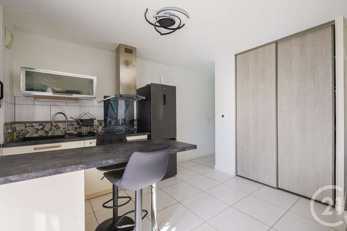 Appartement à SAINT-MARTIN-D'HERES