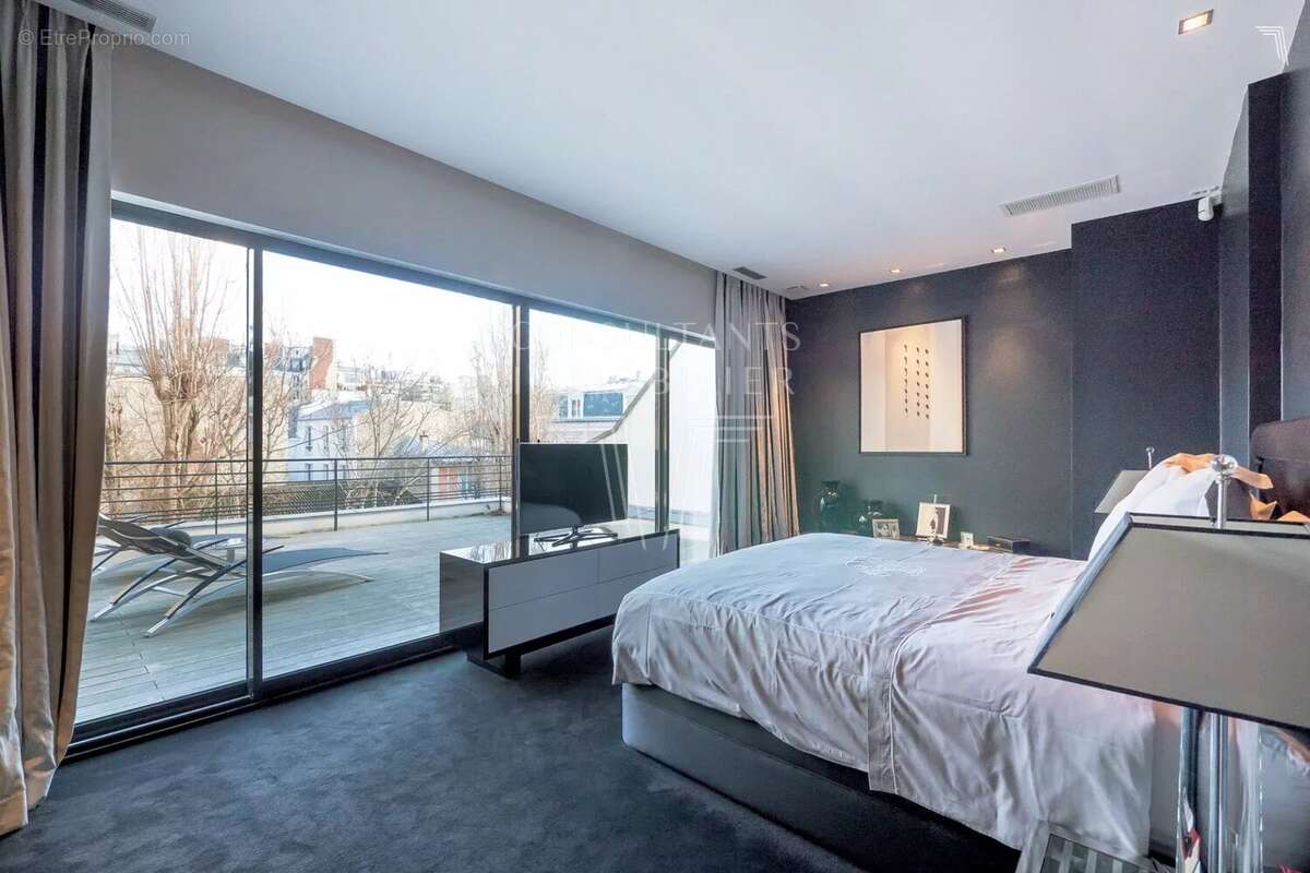 Maison à PARIS-16E