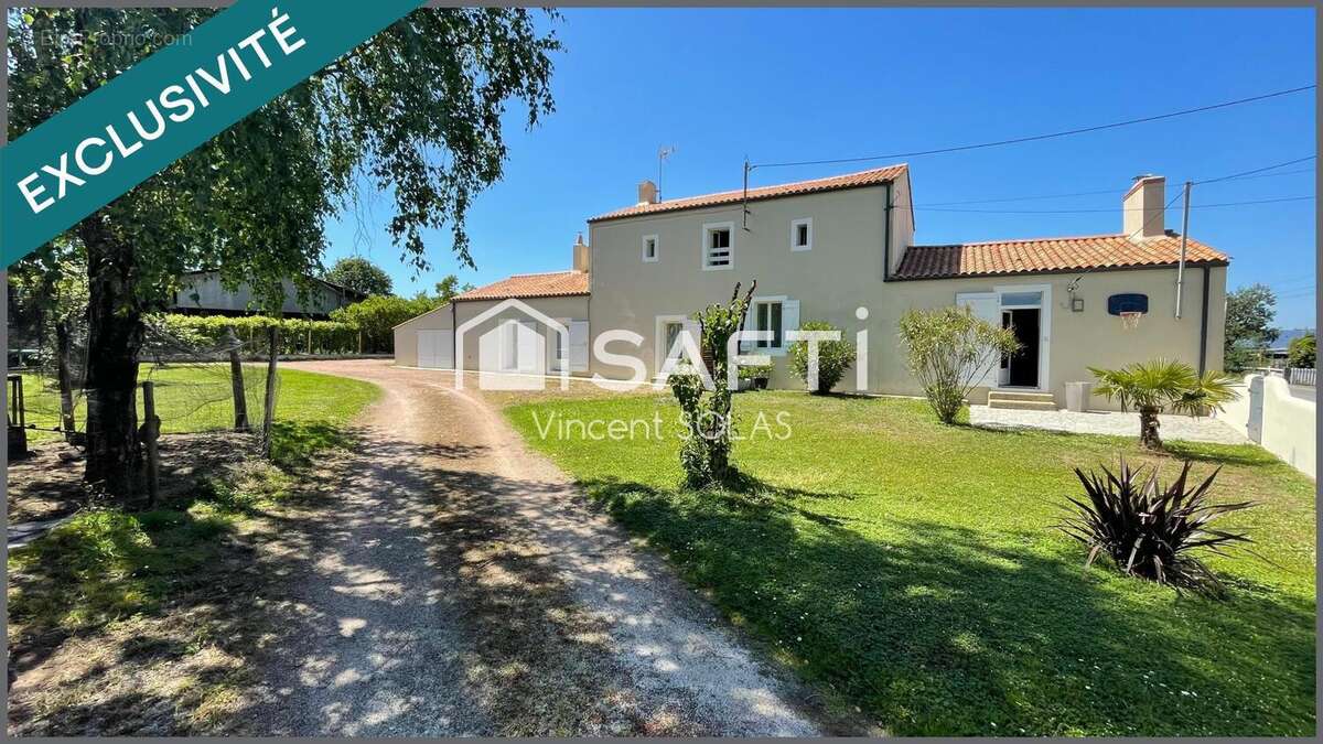 Photo 2 - Maison à SAINT-CHRISTOPHE-DU-LIGNERON
