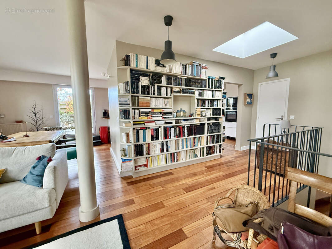 Appartement à PARIS-14E