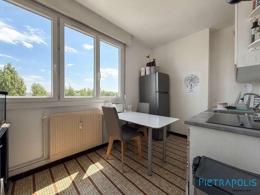 Appartement 31 m² à Bron  - photo 5