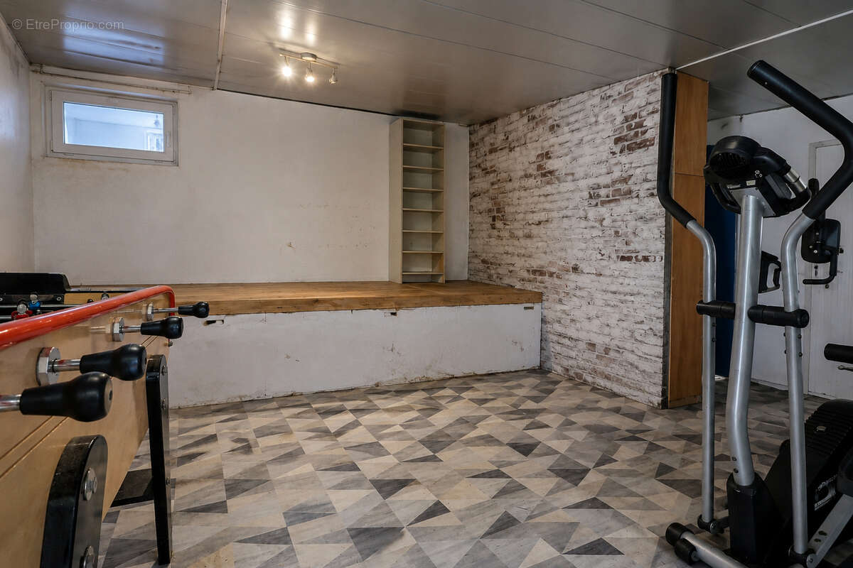 Maison familiale de 4 chambres avec dépendance, garage et fort potentiel d'évolution à Tremblay-en-France - photo 15