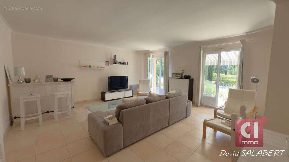 Maison à LA ROQUEBRUSSANNE