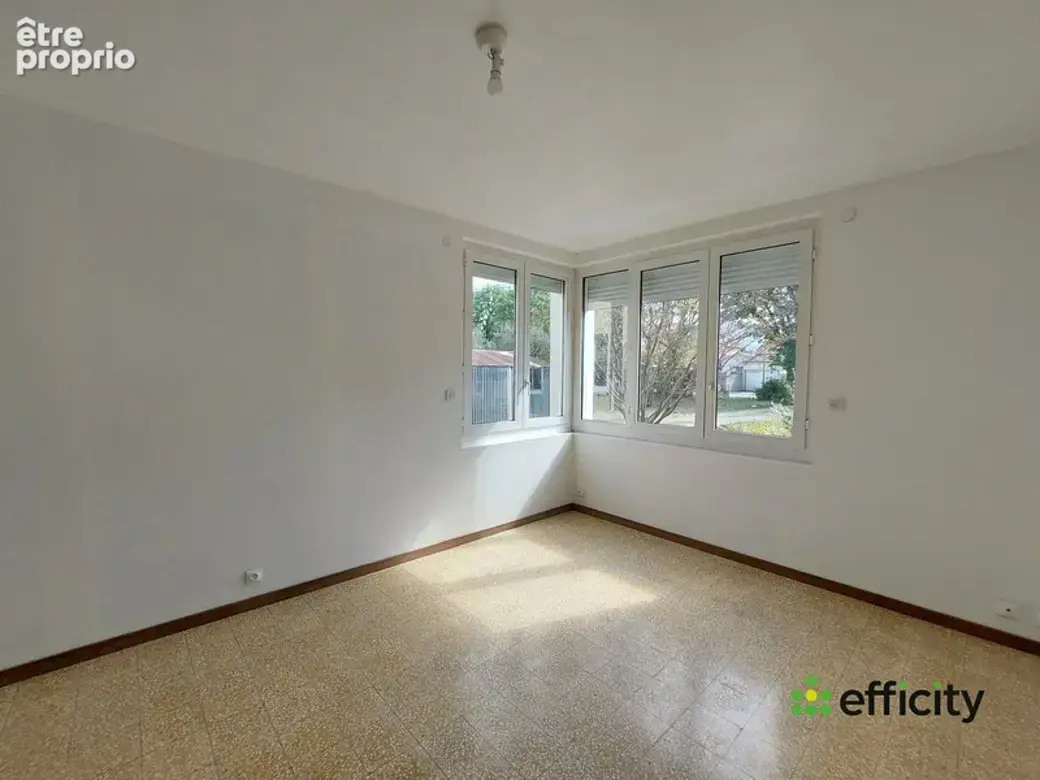 Maison 4 pièces 75 m² à vendre à Chateau-Arnoux-Saint-Auban (04160) - photo 2