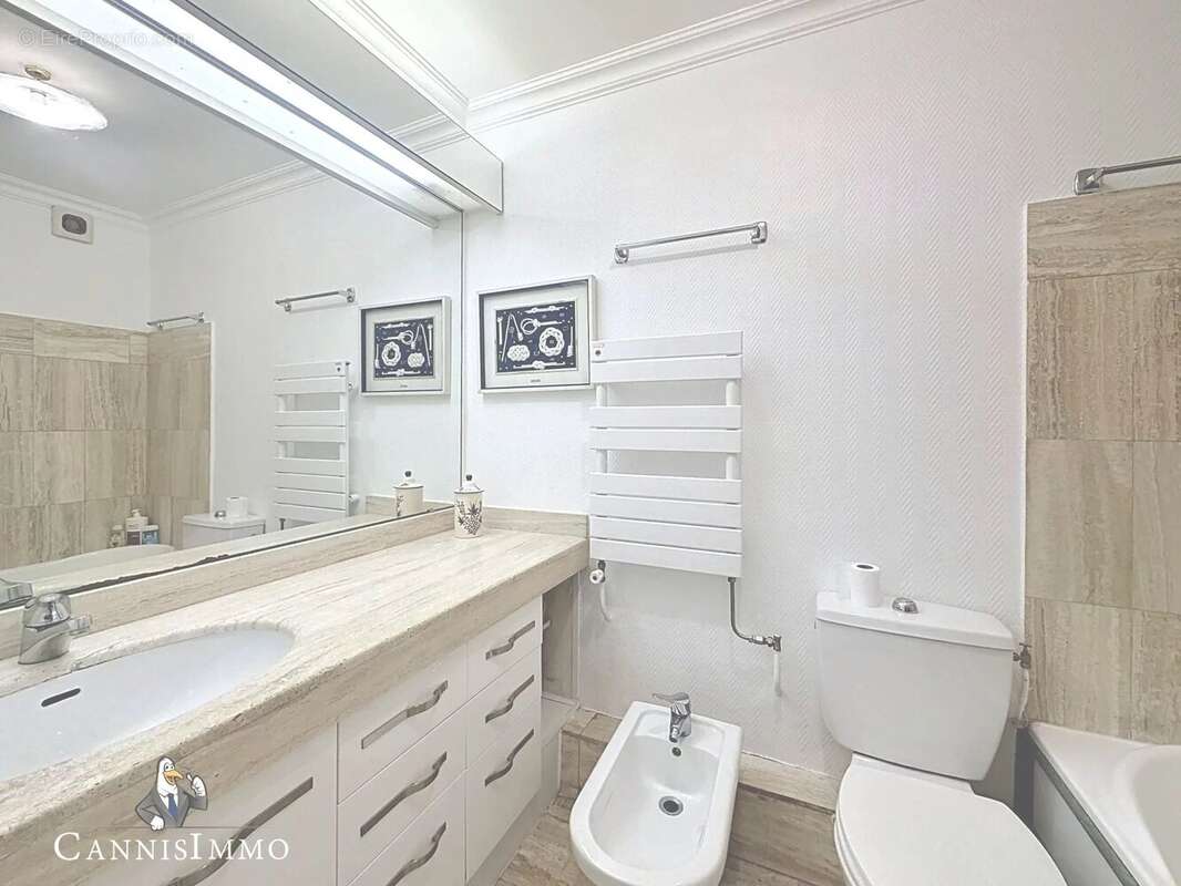 Appartement à MANDELIEU-LA-NAPOULE