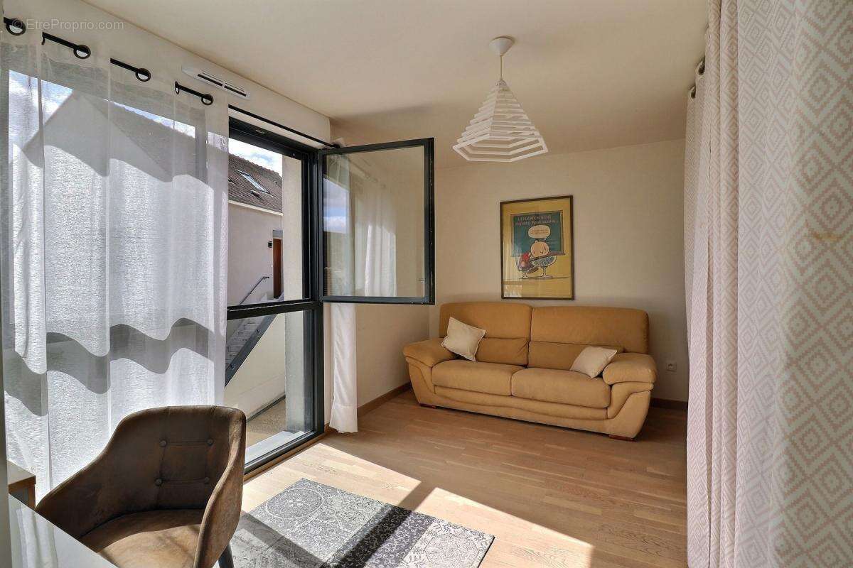 Appartement à SAINT-NOM-LA-BRETECHE