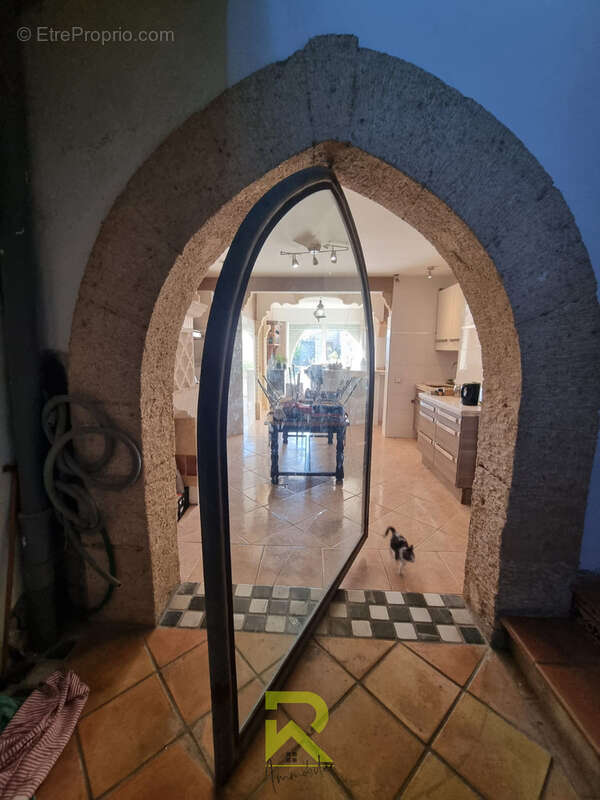 Maison à FOURQUES