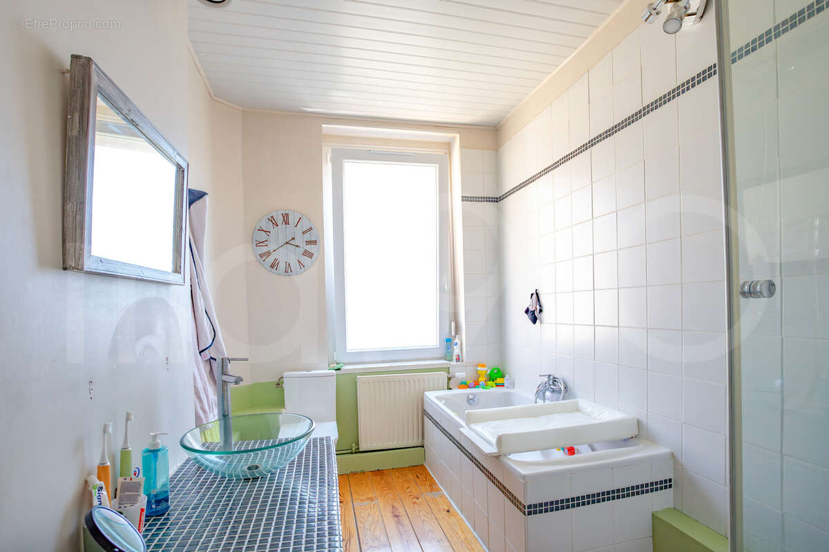 De beaux volumes: 3 chambres, dressing et aucun travaux - photo 7