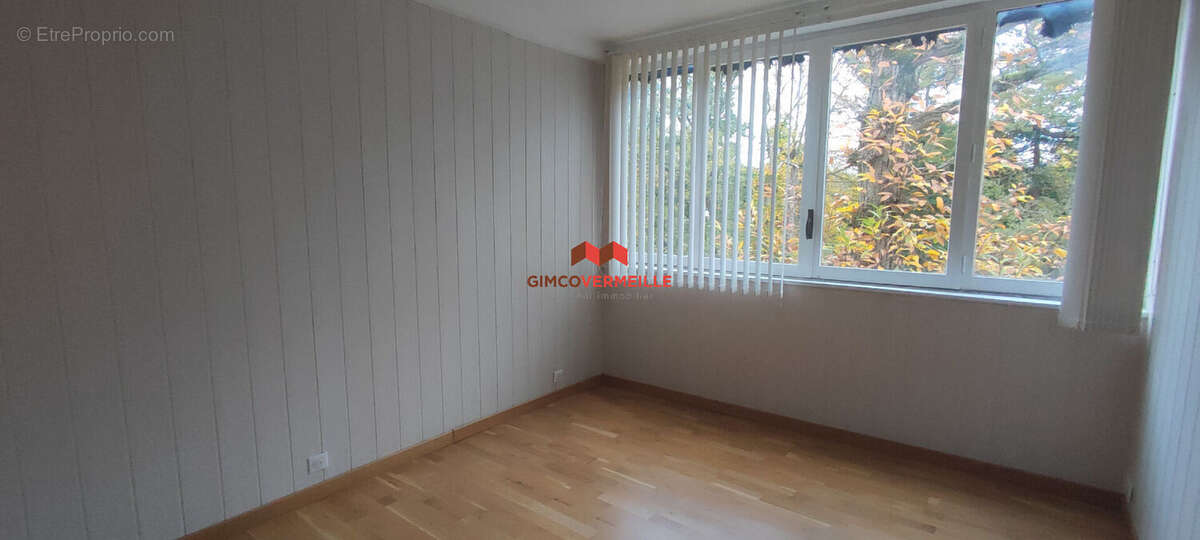 Appartement à LA CELLE-SAINT-CLOUD