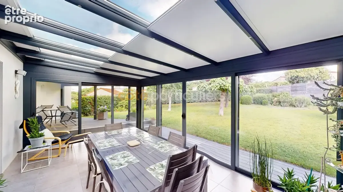 Mortagne-sur-sèvre - plain-pied 179 m² - terrain 966 m² - garage 39 m² - sans vis-à-vis - photo 3